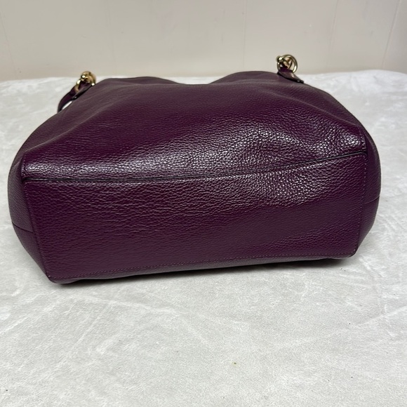 Coach Hallie Shoulder Bag Refined pebble leather Boysenberry Purple / Gold - Picture 5 of 16